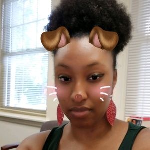 Meet your Posher, Samira